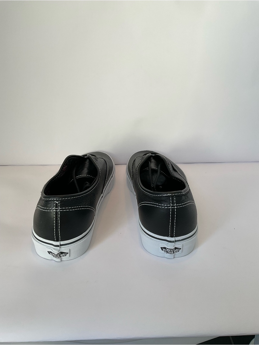 NWT/In Box Vans Authentic Leather Lace Up Sneakers in Black with White Soles - Picture 7 of 8